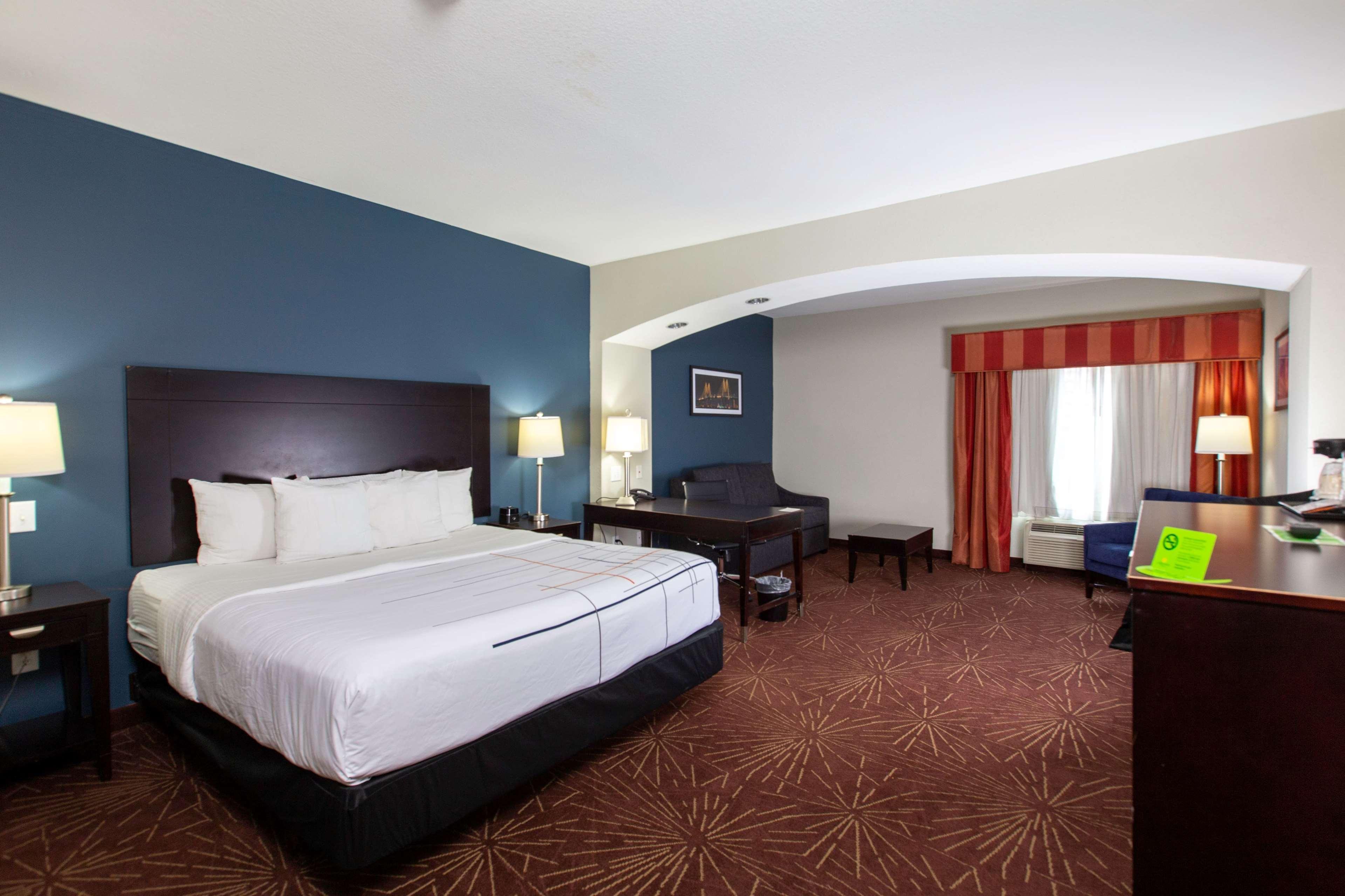 La Quinta By Wyndham Houston East At Normandy Hotell Exteriör bild