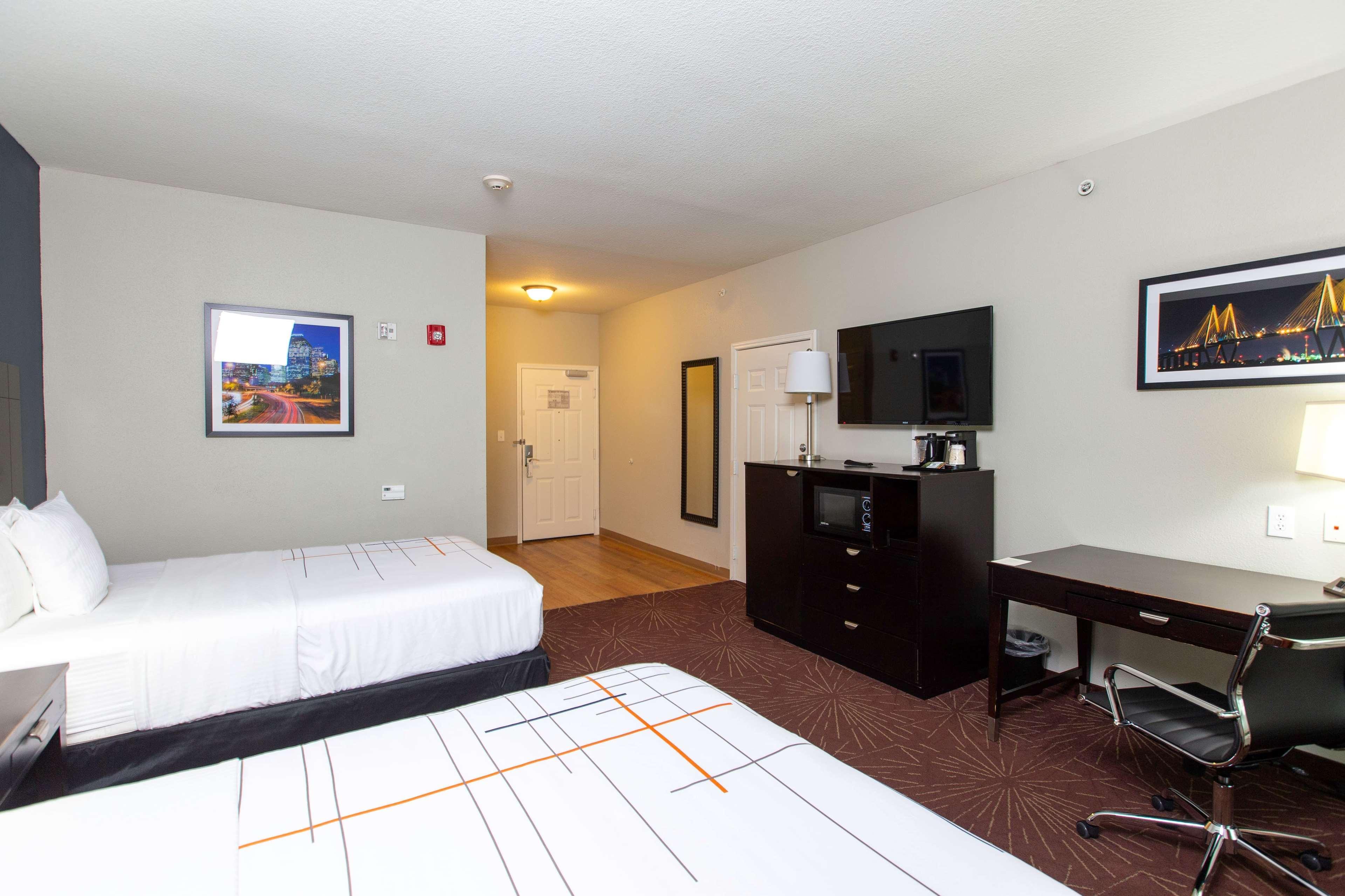 La Quinta By Wyndham Houston East At Normandy Hotell Exteriör bild