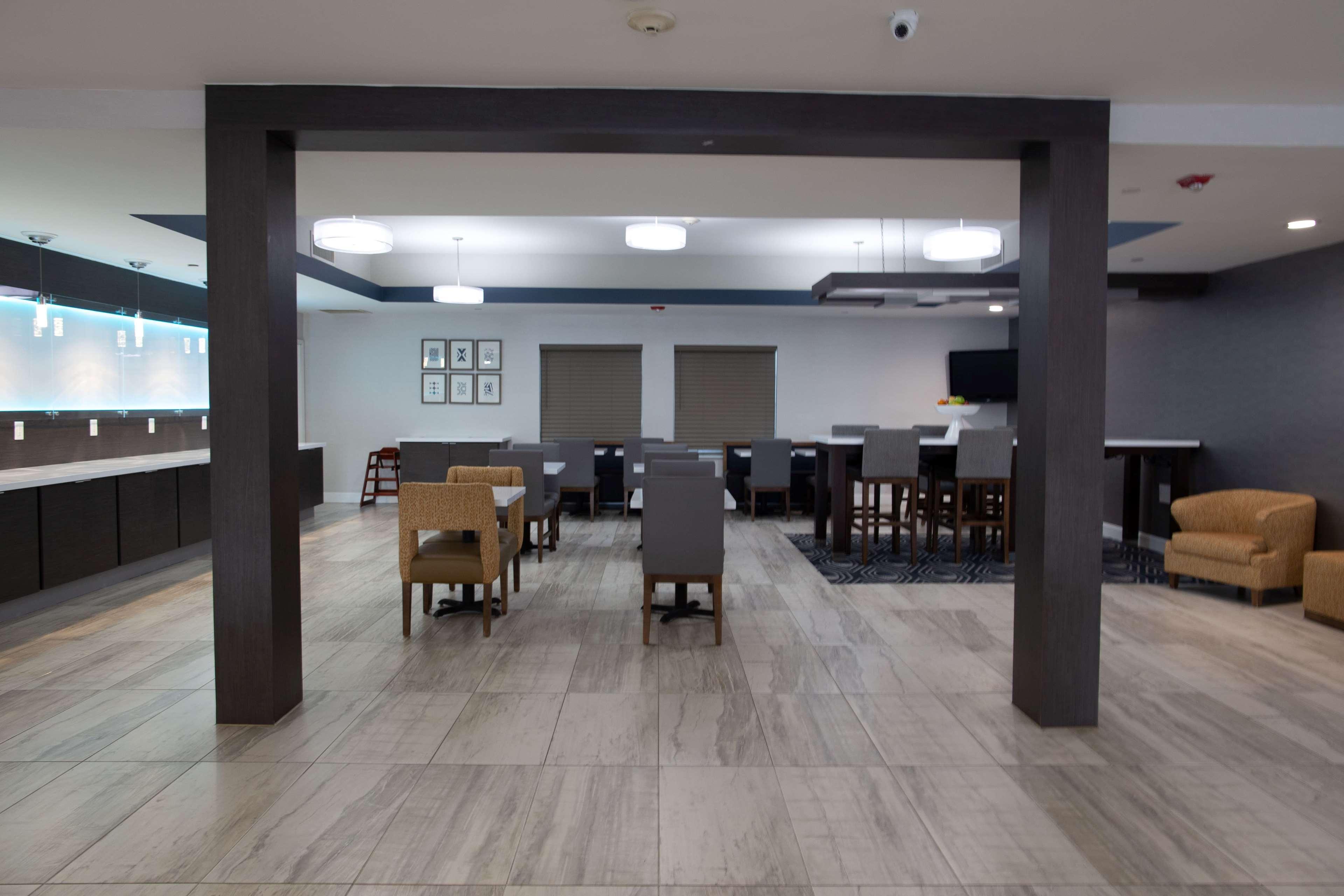 La Quinta By Wyndham Houston East At Normandy Hotell Exteriör bild