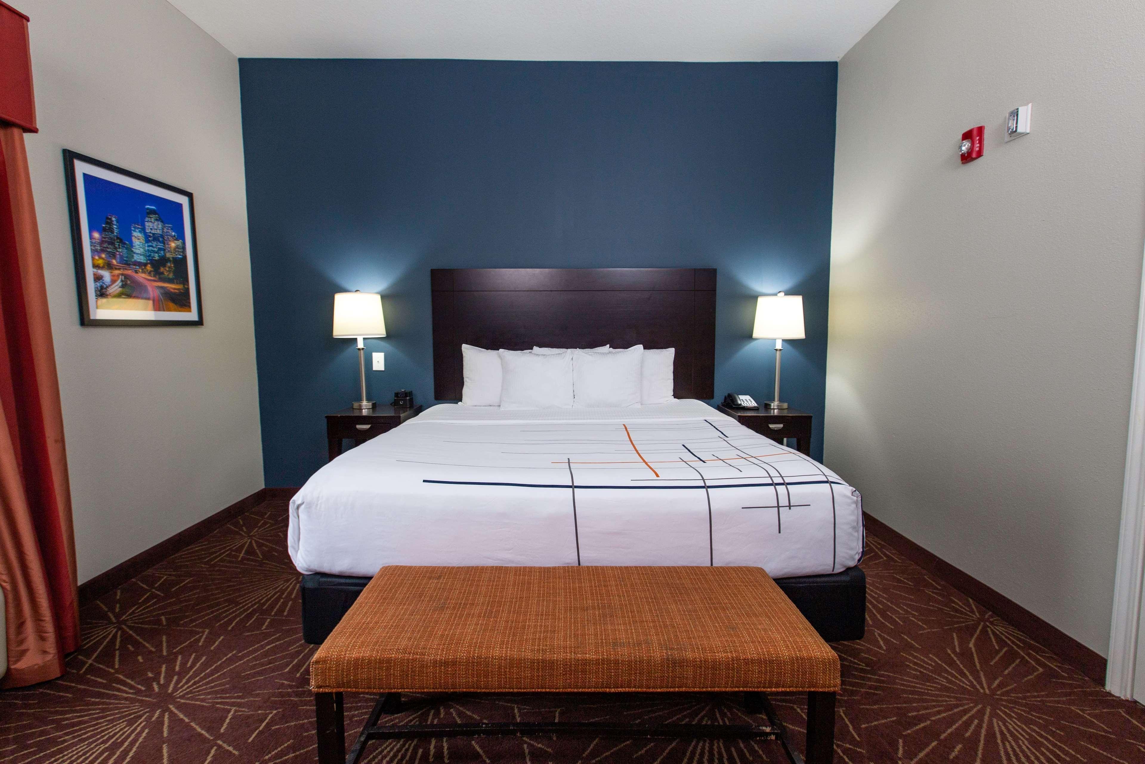 La Quinta By Wyndham Houston East At Normandy Hotell Exteriör bild