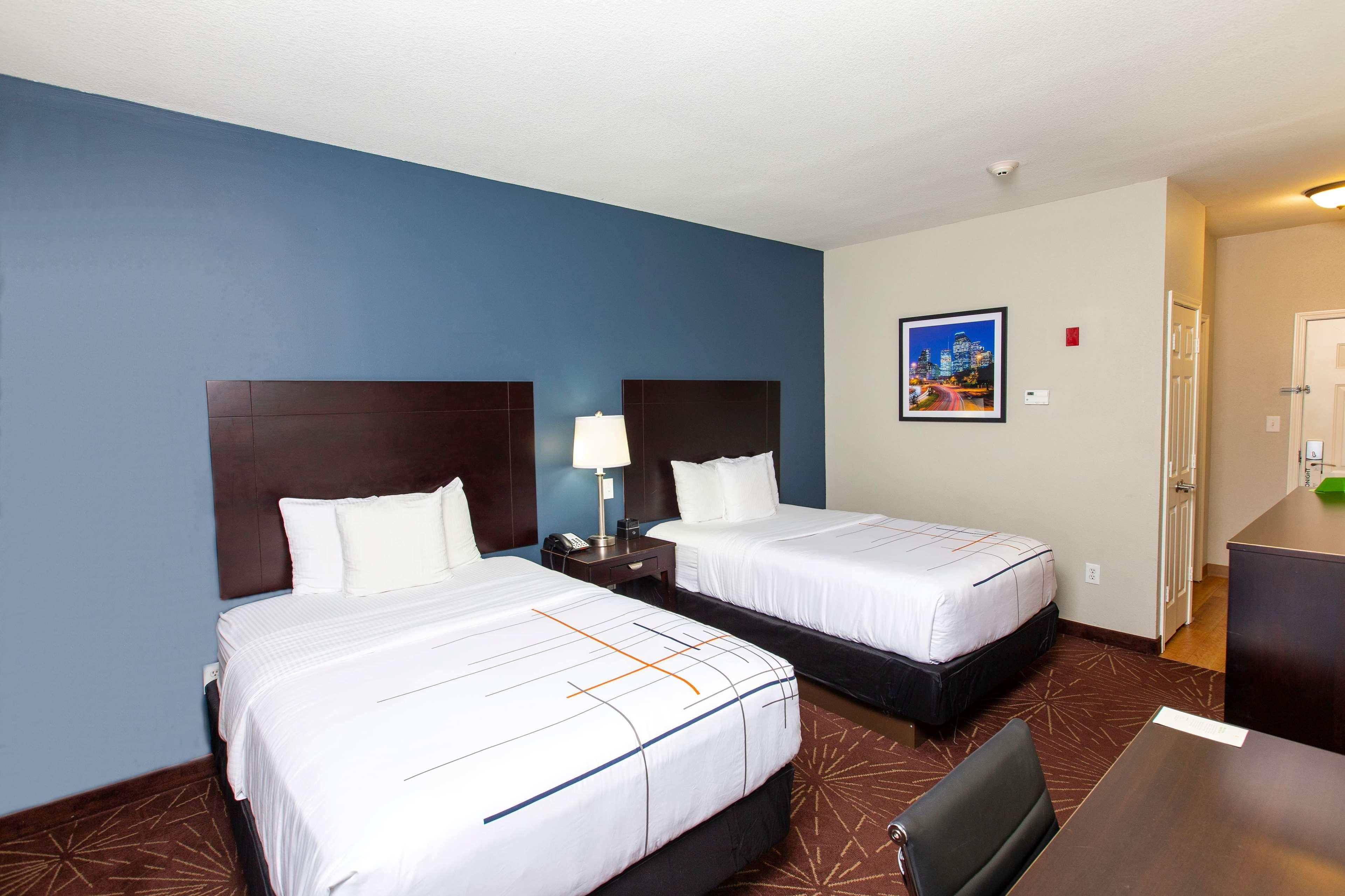 La Quinta By Wyndham Houston East At Normandy Hotell Exteriör bild