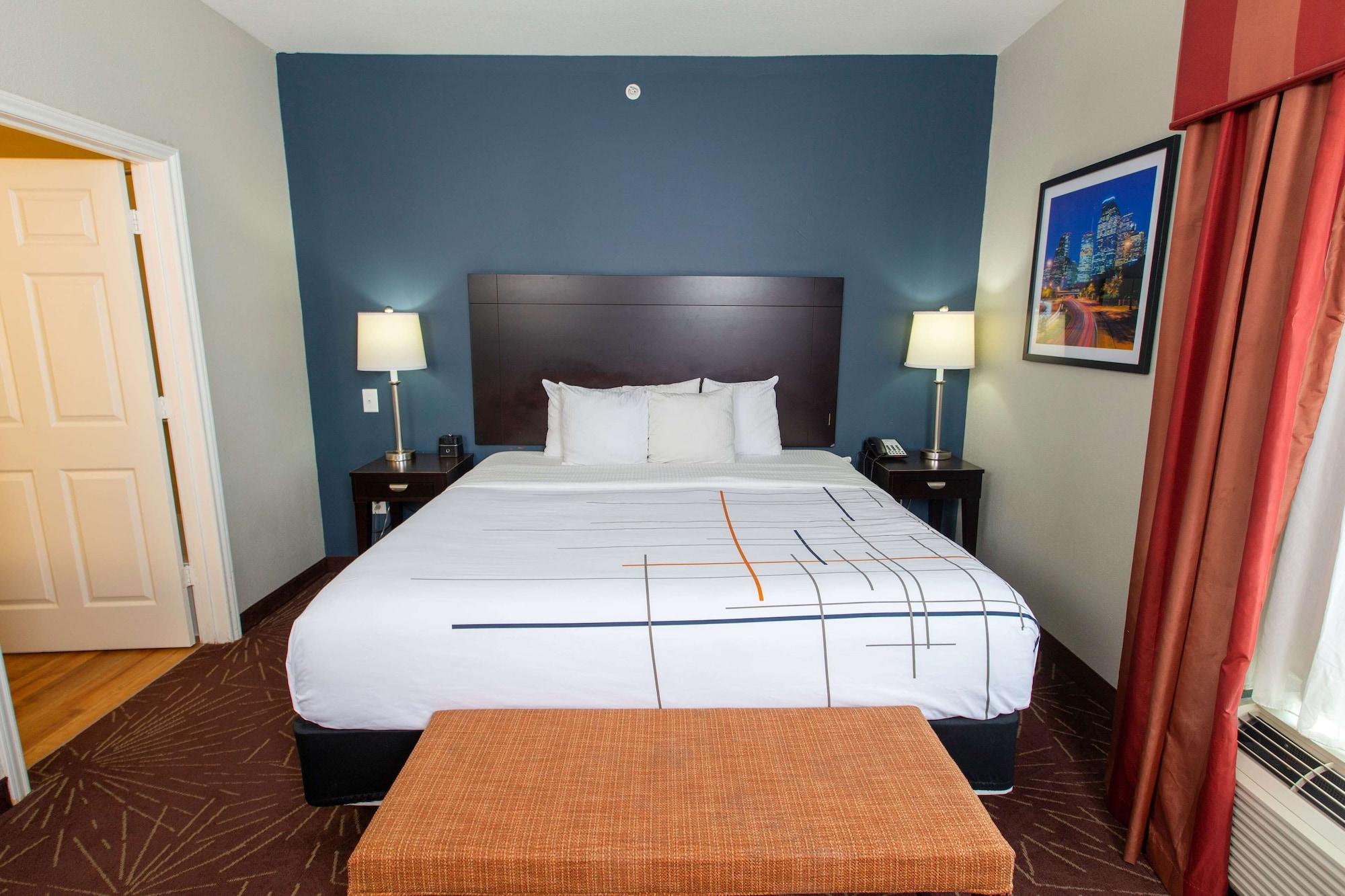 La Quinta By Wyndham Houston East At Normandy Hotell Exteriör bild
